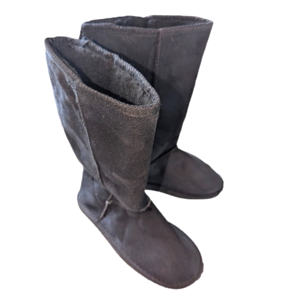 Cozy Indoor / Outdoor Boots - Size 36 (Ladies 5.5 US)
